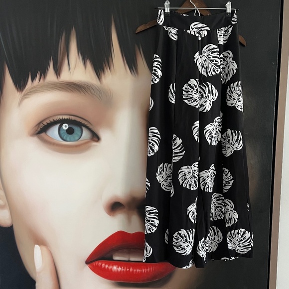 New wide leg front slit pants and crop top Set - Picture 2 of 6